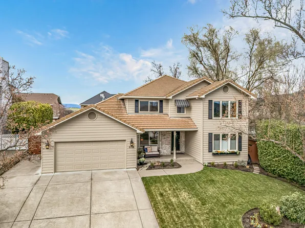 3115 Salishan Ct, Medford, OR 97504