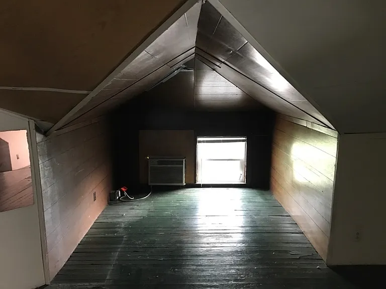 1507 Wilson Ave — Photo 4