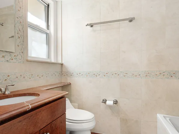 434 East 52nd Street image 10 of 15