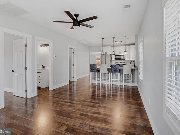 5th image of 616 Charles Ave