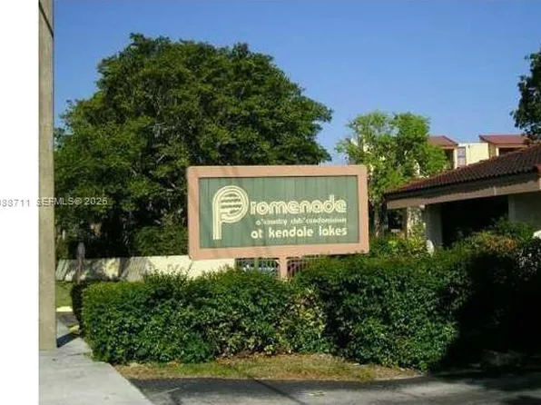 14221 N Kendall Dr, Miami, FL