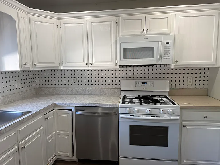 55 Grand Blvd #2 — Photo 9