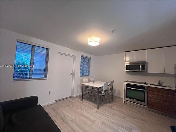 3rd image of 820 15th St APT 103