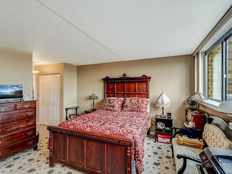220 Linden St #807 — Photo 6