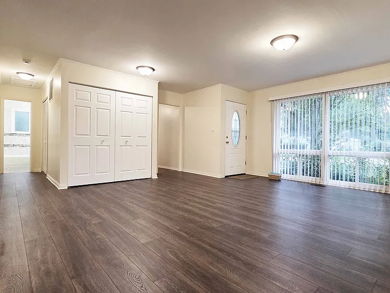 193 E Dennis Rd — Photo 2