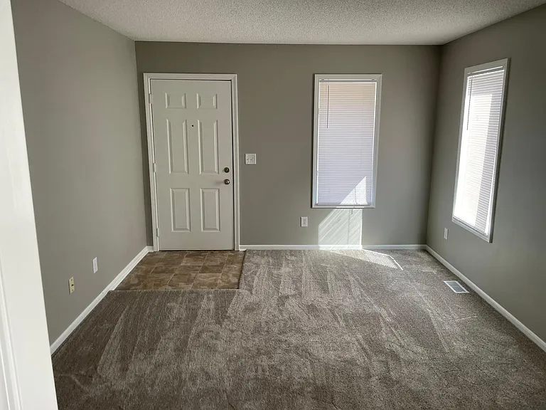 202 N Lightburne St — Photo 12