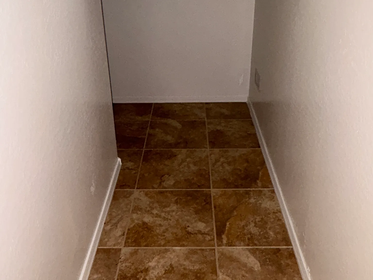 6 bed, 3618 sqft, $2,900 — Photo 2