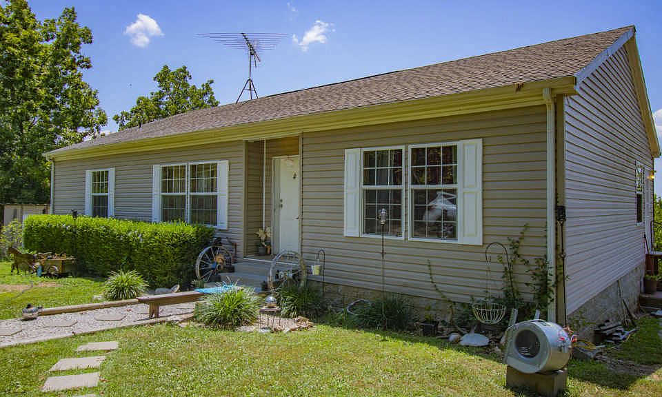 1st image of 137 Etta Ave