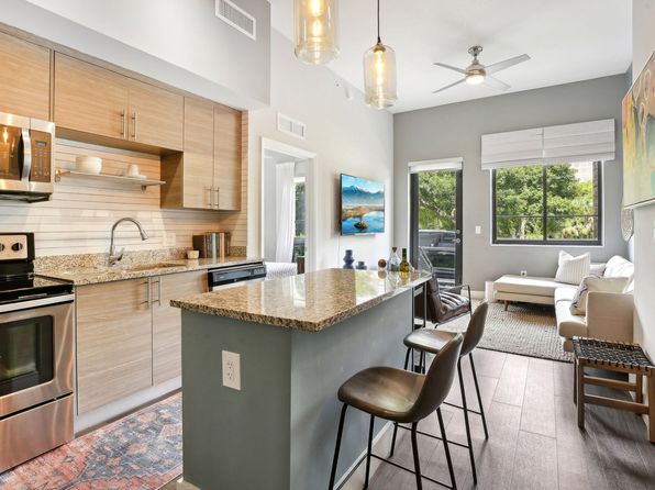 817 SE 2nd Ave #526
