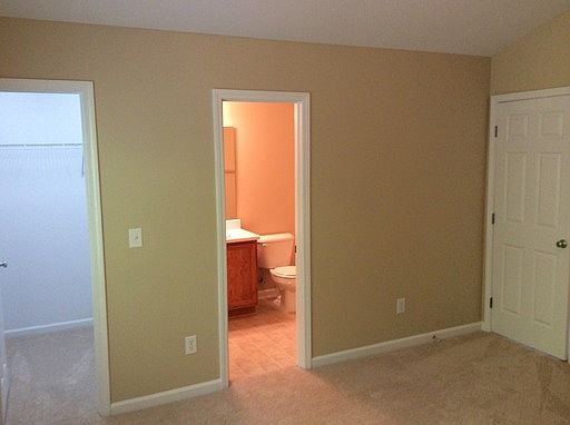 4th image of 24 Crescent Hill Ct