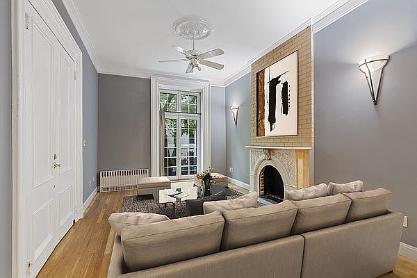 1st image of 220 E 30th St #1
