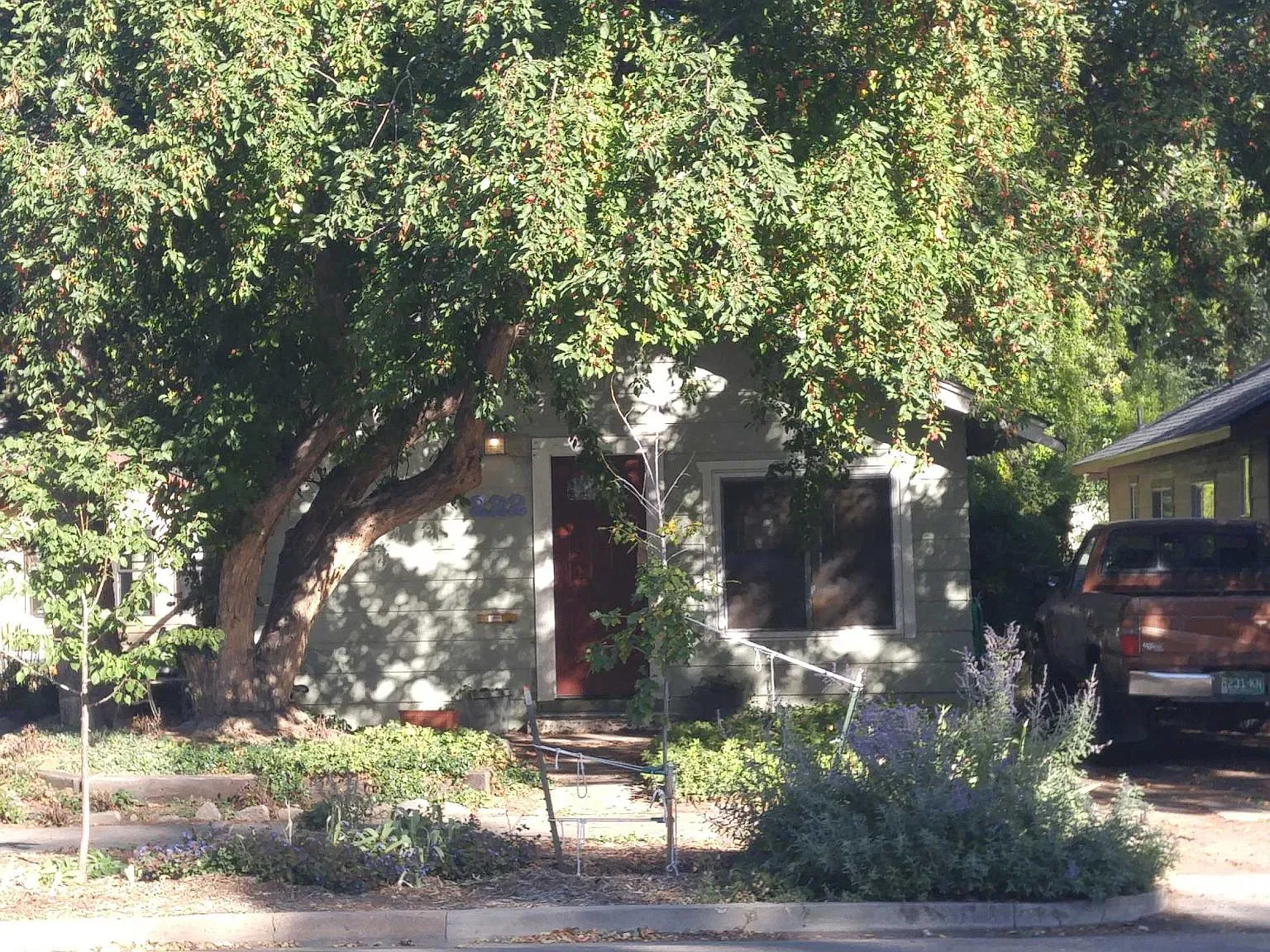 2 bed, 2000 sqft, $2,200 — Photo 1
