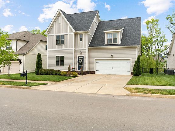 2nd image of 2282 Chaucer Park Ln