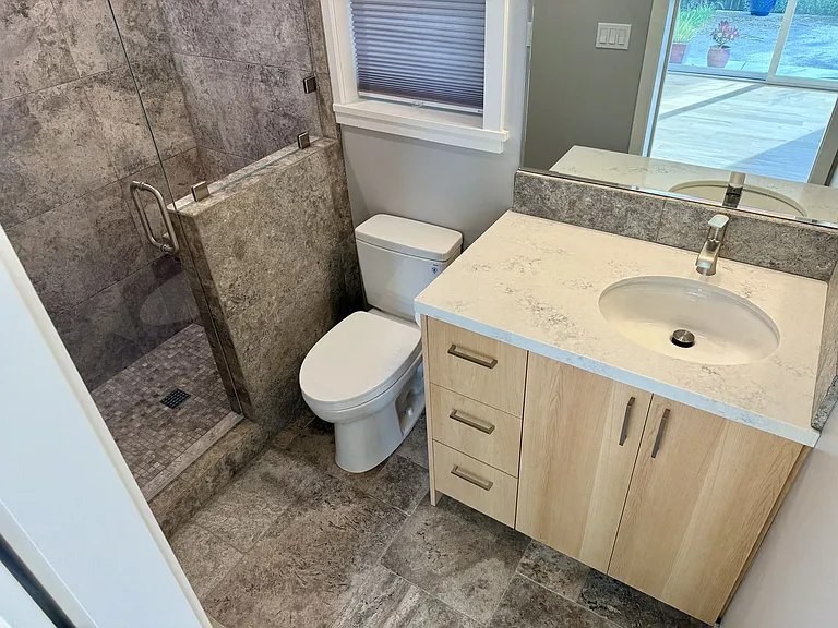 1665 Laurel Ave — Photo 11
