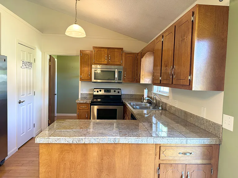 5609 Landrum Dr — Photo 7