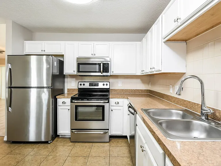 5140 Heatherstone Ct — Photo 8