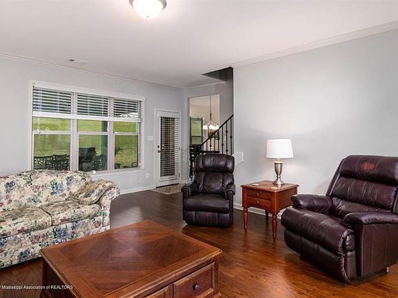 5th image of 4828 Antebellum Ln