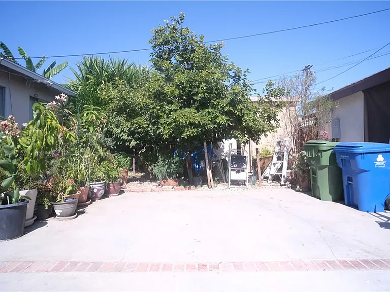 14932 Roscoe Blvd — Photo 4