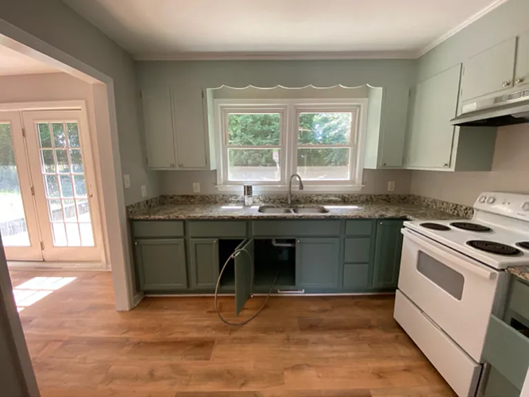 1008 Benning St — Photo 4
