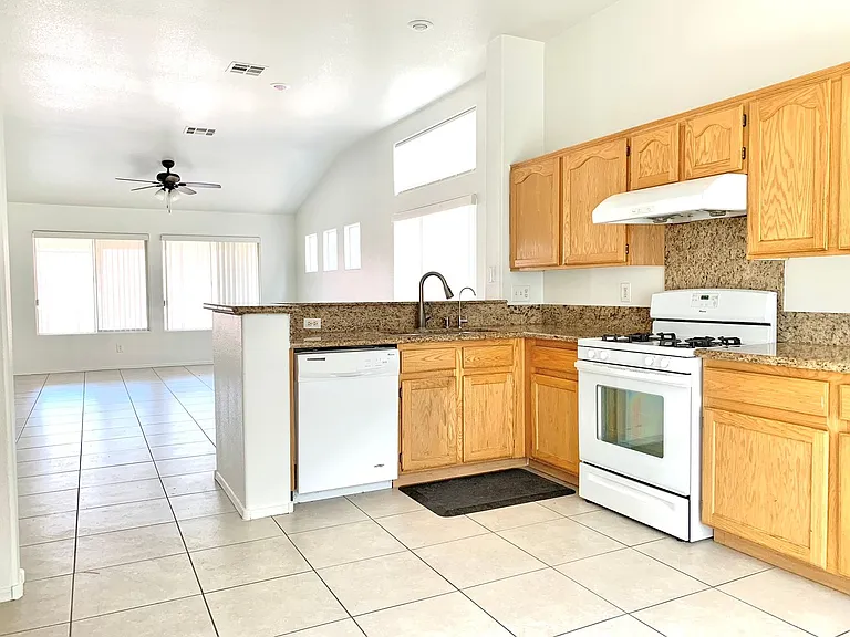 3821 Bombastic Ct — Photo 11