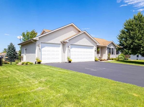 553 Countryside Dr, Stillman Valley, IL 61084