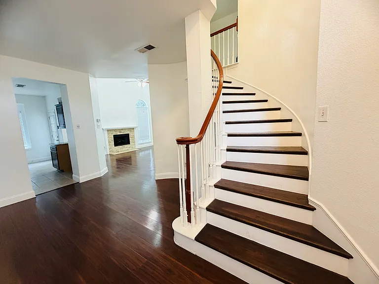 434 Moonlight Way — Photo 3