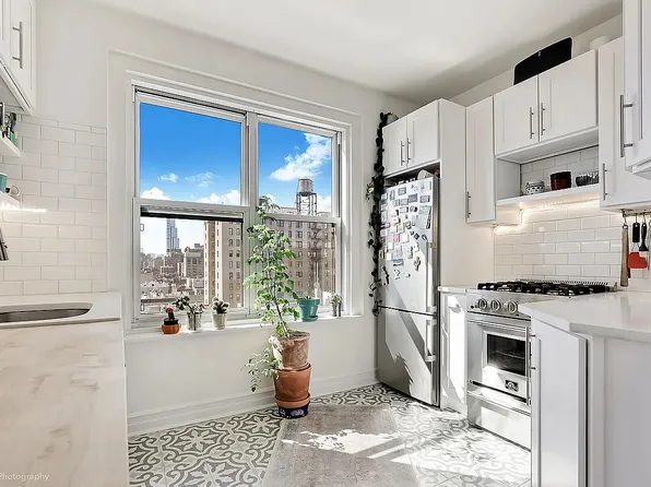 200 W 108th St APT 12F, New York, NY 10025