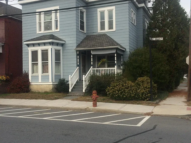 12 E Main St #4 — Photo 1