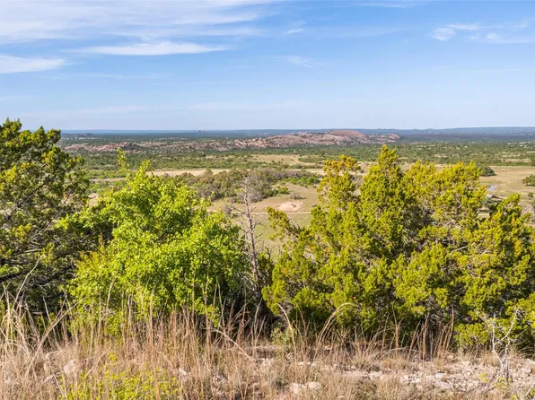 743 Welgehausen Rd, Fredericksburg, TX 78624
