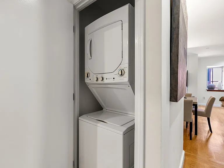 2 Clarendon St #302 — Photo 25