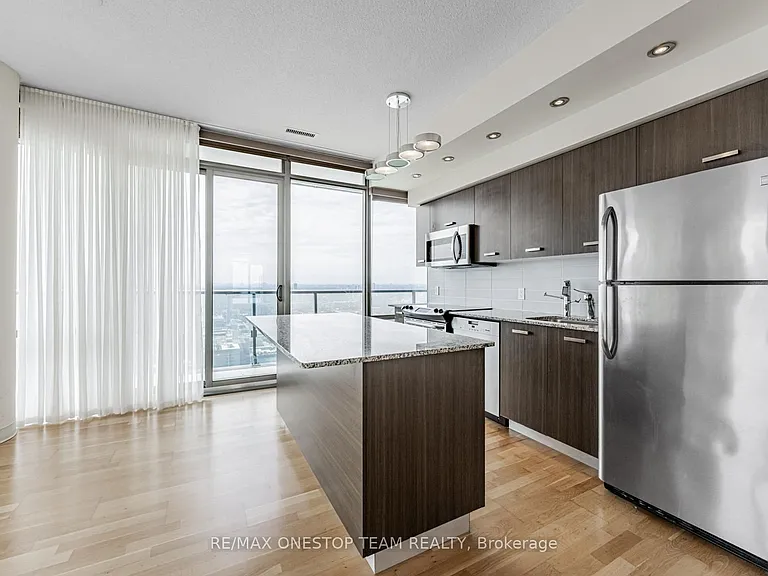 832 Bay St #4110 — Photo 7