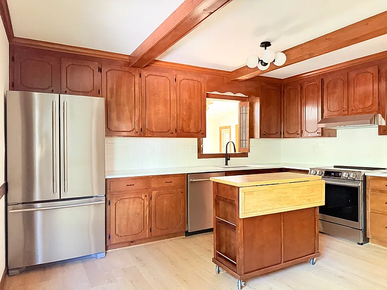 305 Melanie Ln — Photo 17