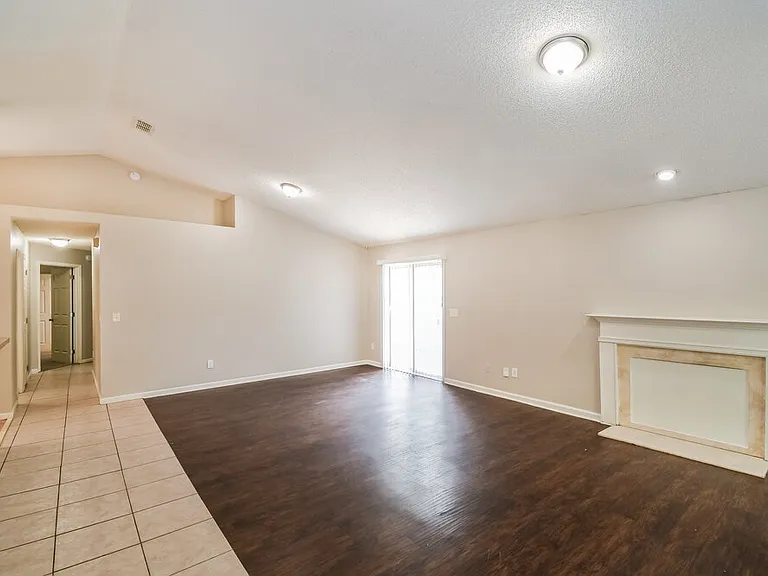 10725 Meadowlea Dr — Photo 7