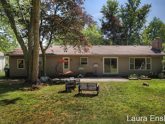 4th image of 5665 Juanita Dr SE