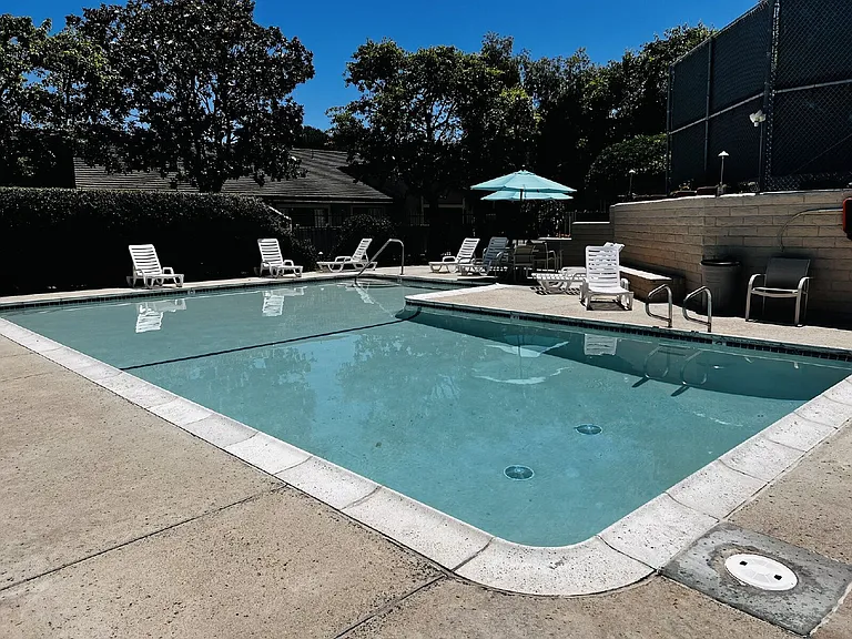 4705 Birchwood Cir — Photo 11