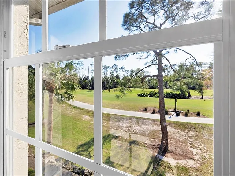 809 Montrose Dr #203 — Photo 8