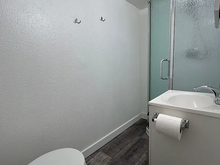 218 SW 7th St — Photo 12
