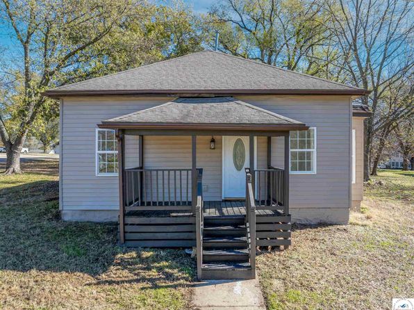306 N Olive St, Otterville, MO 65348