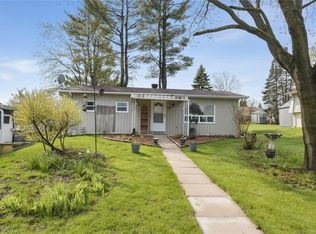 16 Mimosa Cres, Innisfil, ON L9S 1P9