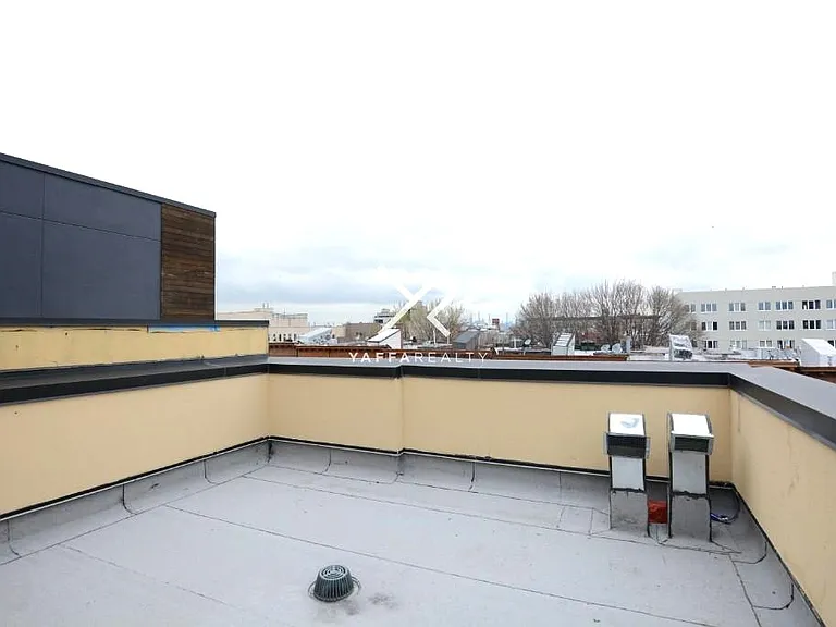 812 Saint Johns Pl #4 — Photo 10