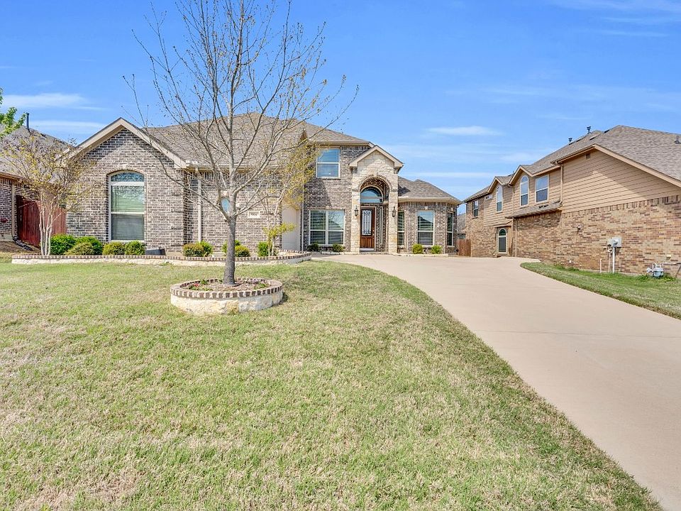 1st image of 906 Foxtail Dr