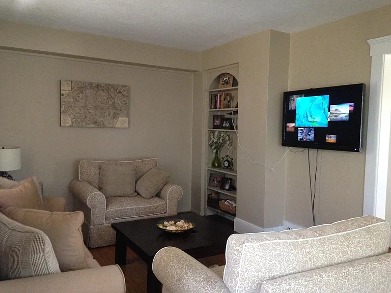301 Bassett Rd — Photo 15