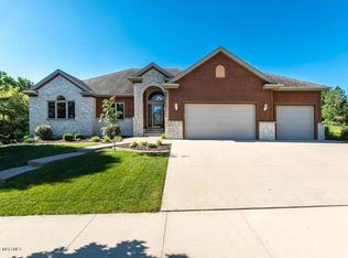 336 Wimbledon Hills Dr SW, Rochester, MN 55902