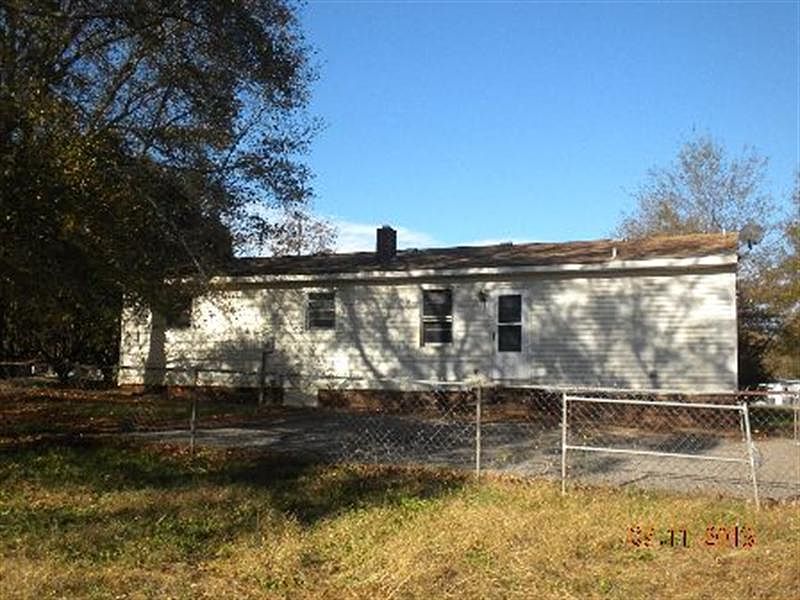 2nd image of 464 Hickory Nut Dr