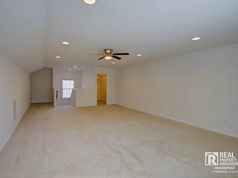 104 Elliot Creek Ln — Photo 25