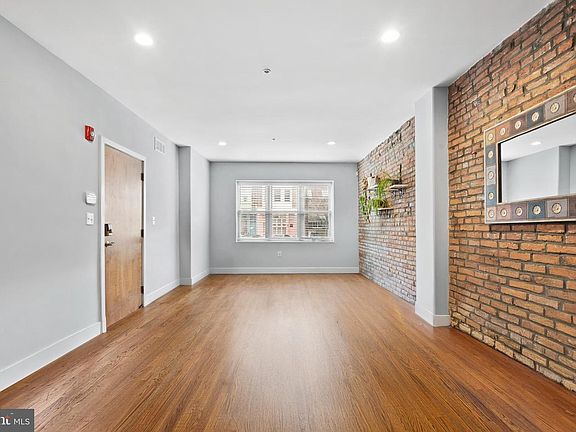 4th image of 924 S 11th St #101