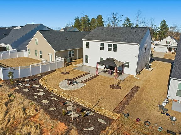 2nd image of 804 Spring Orchard Dr