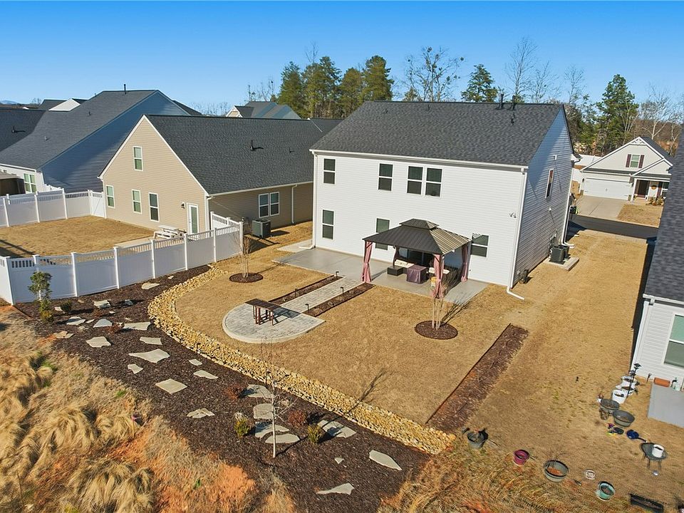 1st image of 804 Spring Orchard Dr