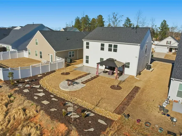 804 Spring Orchard Dr, Lyman, SC 29365