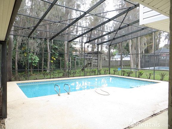3rd image of 15713 Gardenside Ln